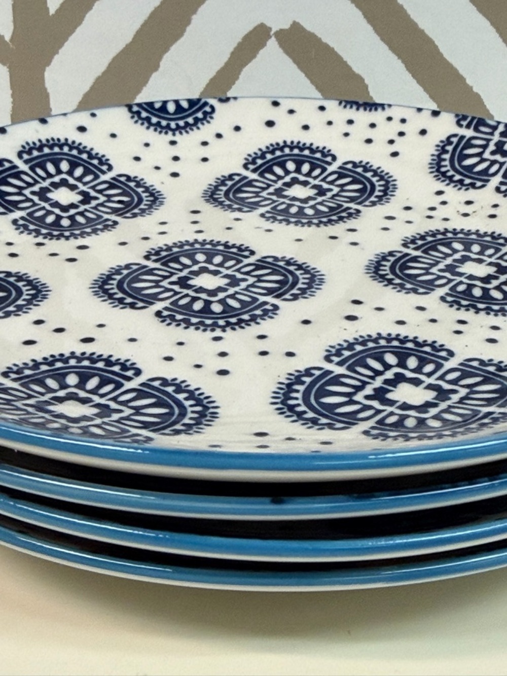 New Blue Floral Pattern Ceramic Dinner 7.5” Plates (Set of 4) - Picture 3 of 4